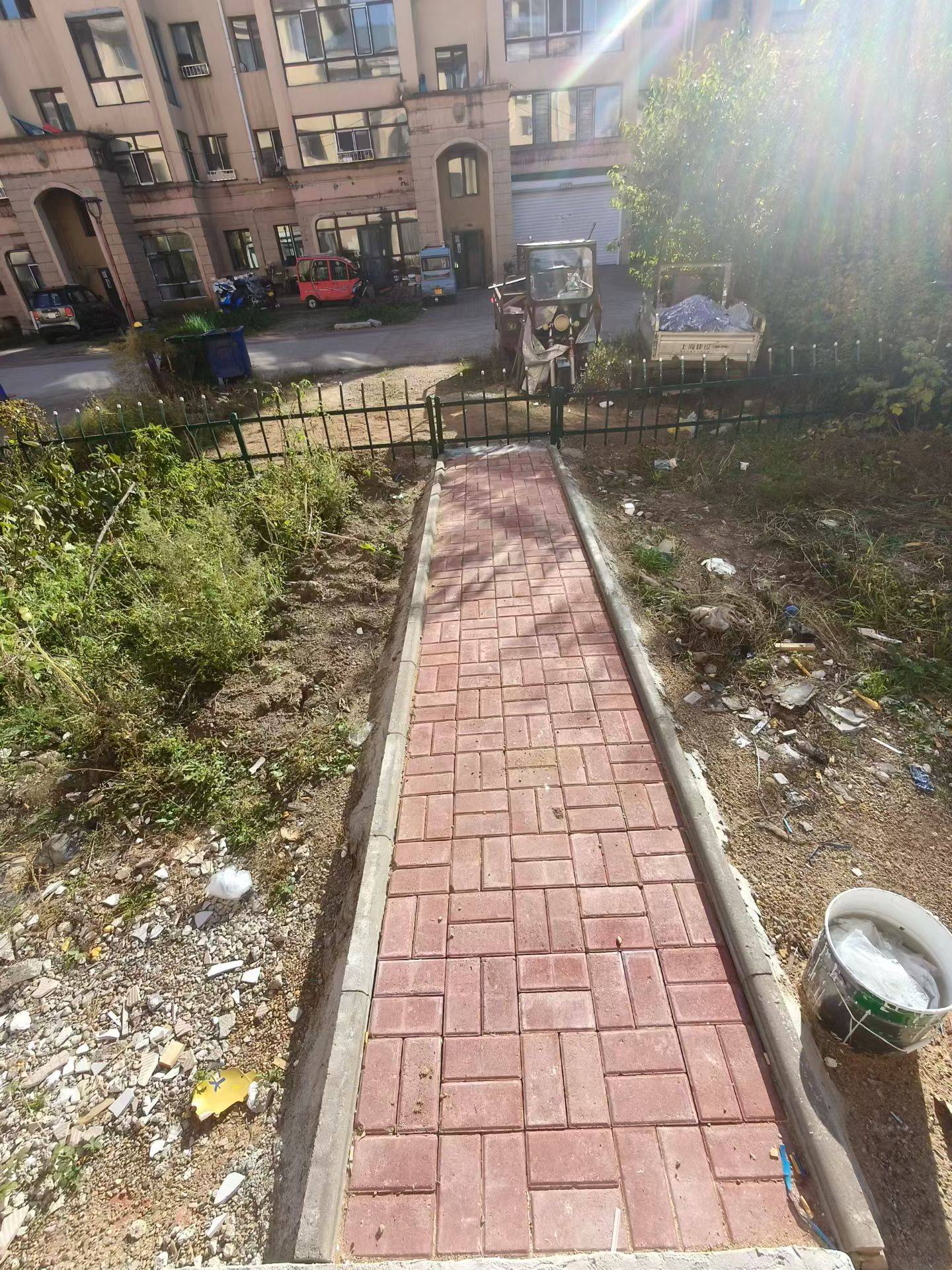 水岸公馆一楼带小院