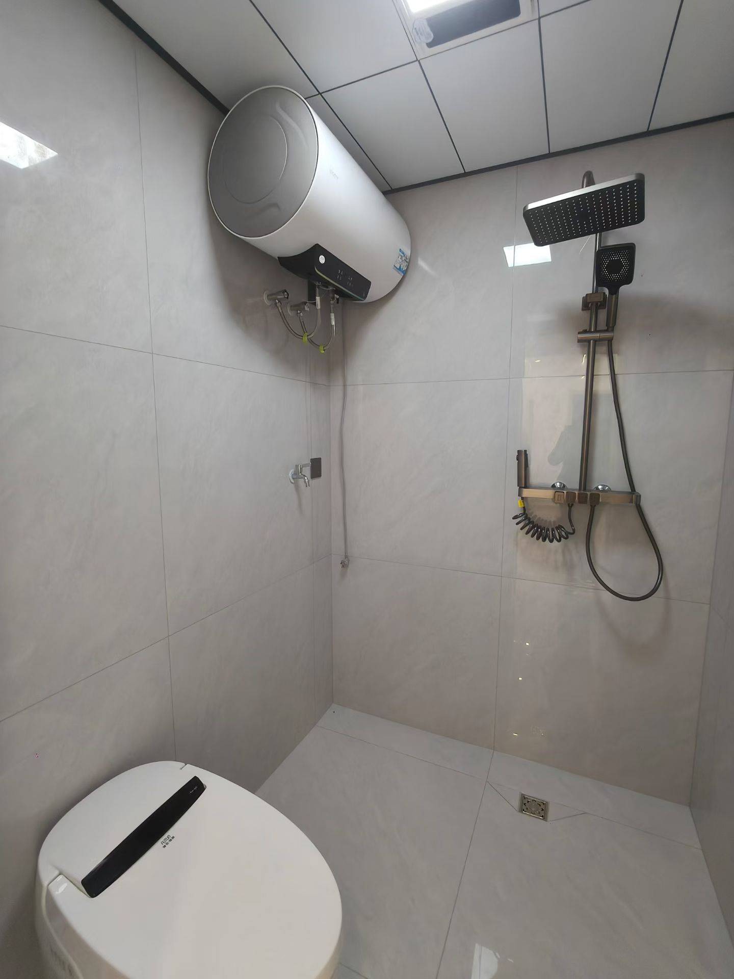 水岸公馆一楼带小院