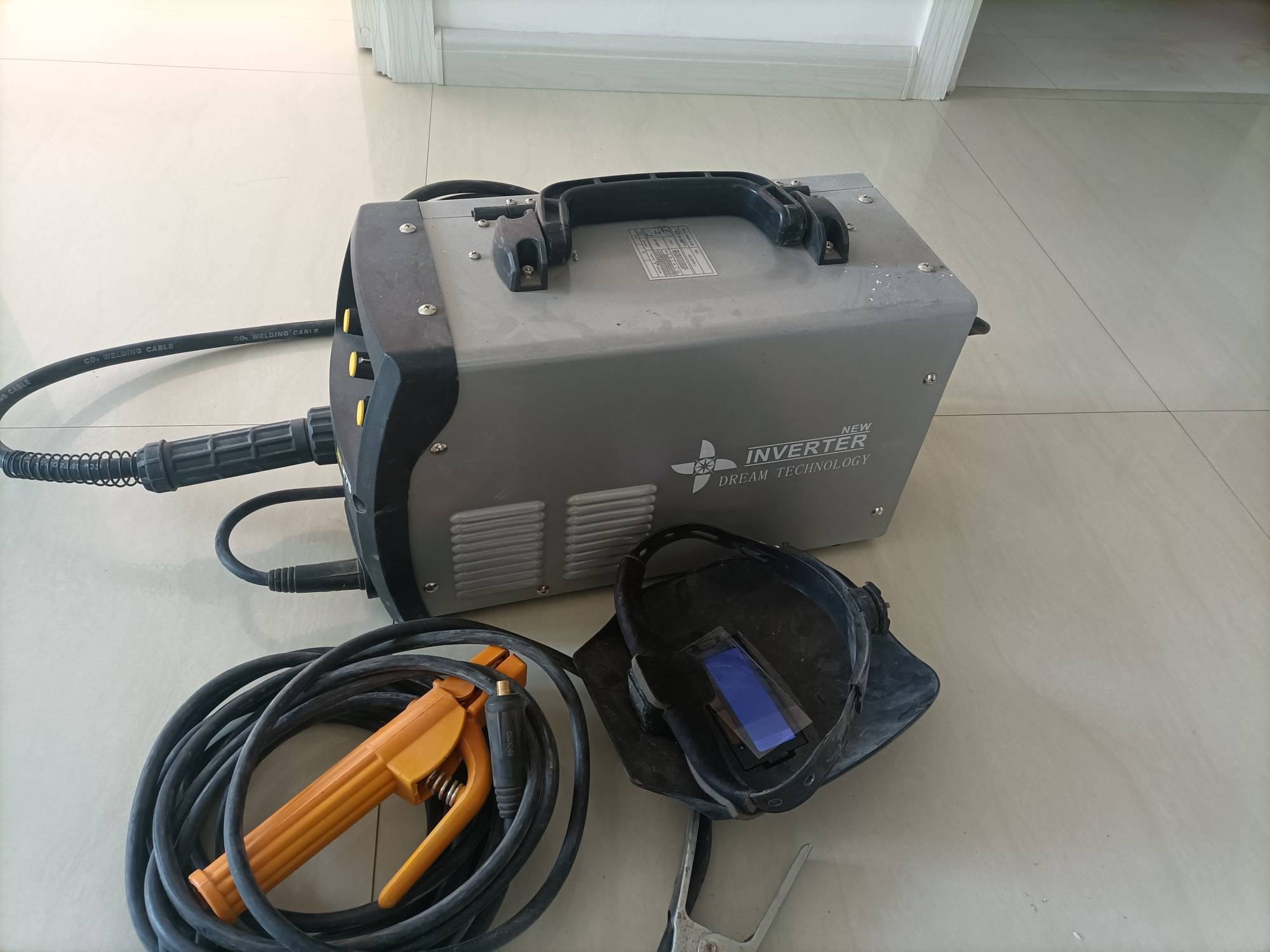 地砖刀,电焊机出售