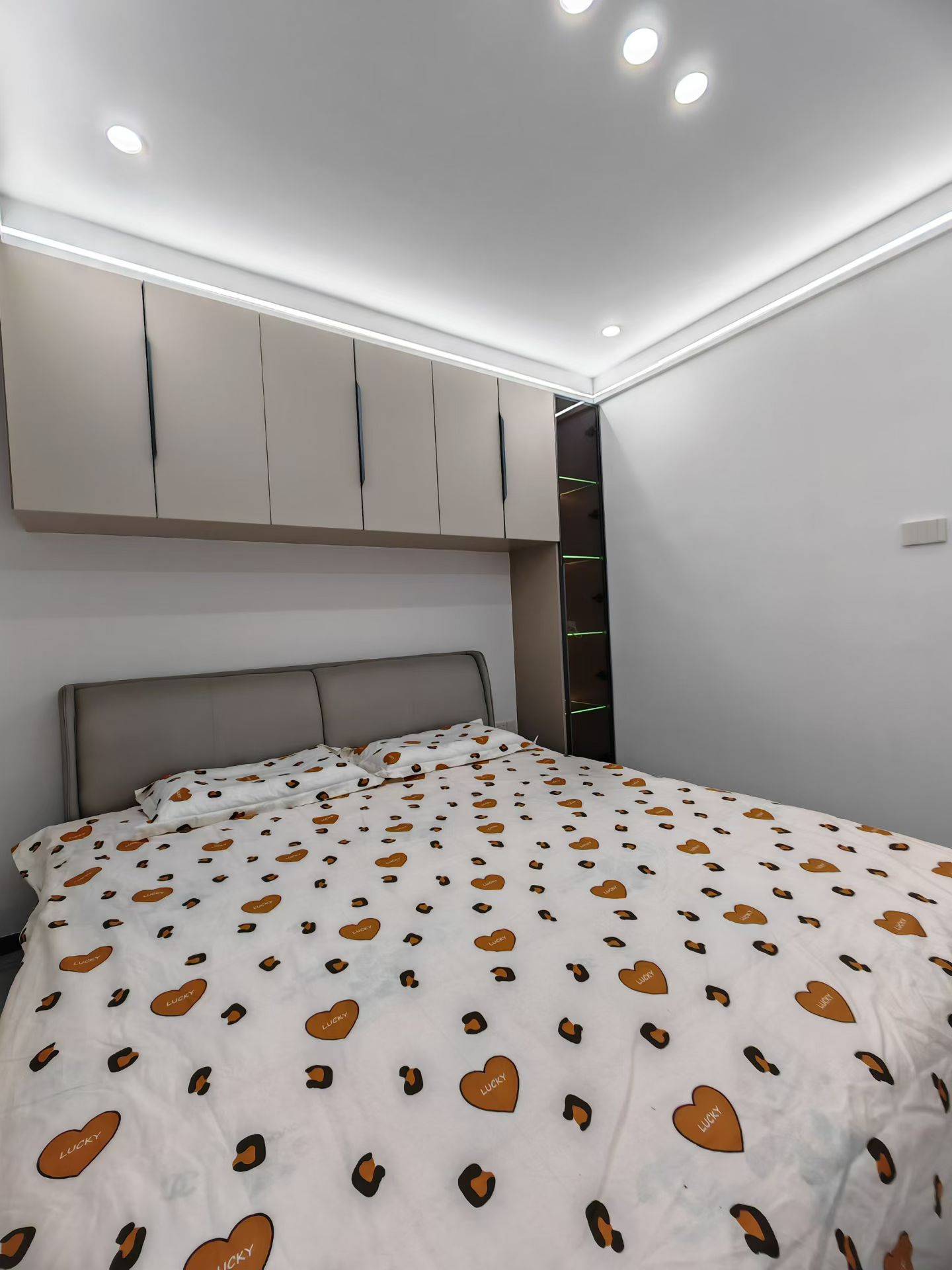 五二三小区一楼精装修