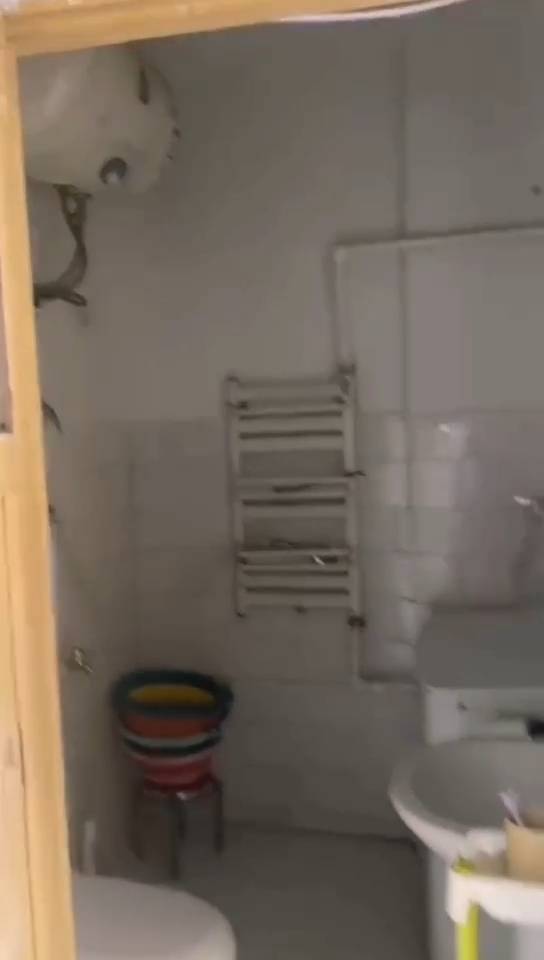 出售学区房七楼