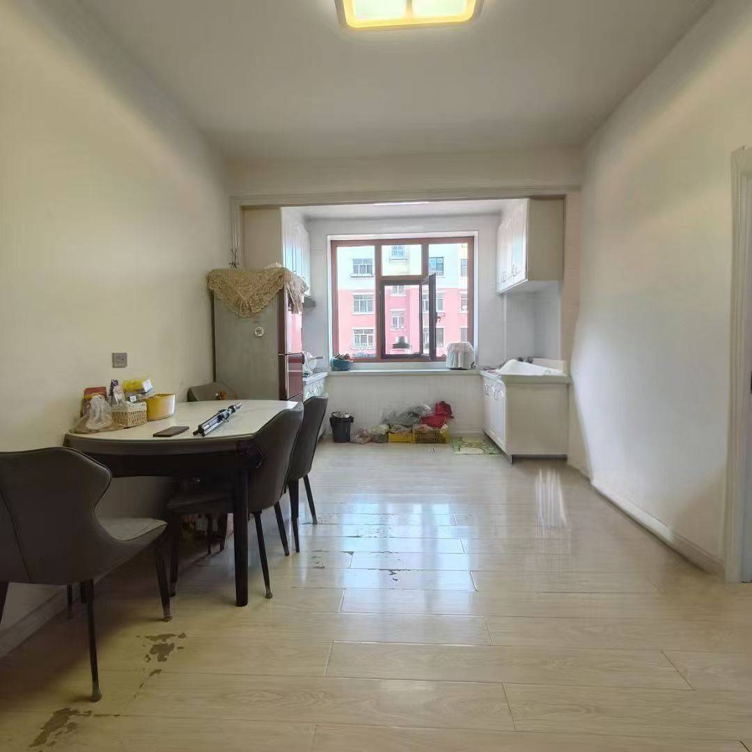 出售河西秀水四楼